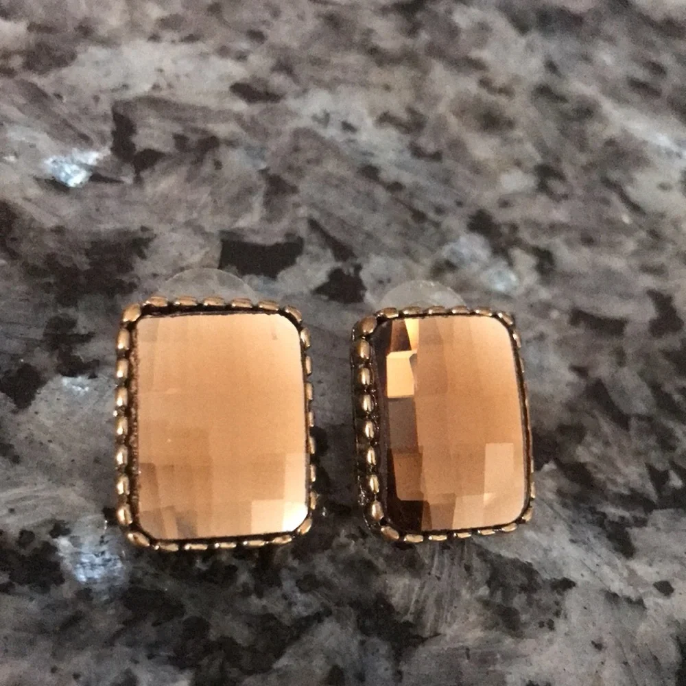 Gold tone faceted topaz fashion earrings - Picture 2 of 4